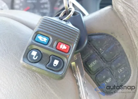 2004 Ford Crown Victoria Lx из США, поврежденный, VIN 2FAHP74WX4X156047